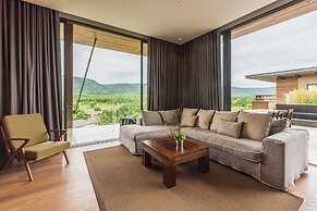 Atta 2-bd Suite OR Pool Penthouse