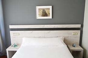 Hostal Alda Puerta Coruña