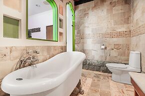 Golden Ocean Azure Hotel