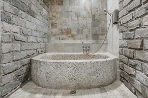 Golden Ocean Azure Hotel