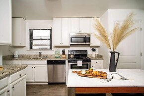 Abode Nashville - Marathon Village Near Downtown