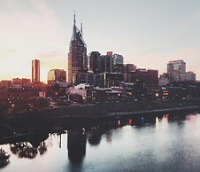 Abode Nashville - Marathon Village Near Downtown