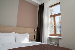 Station Hotel Premier V18