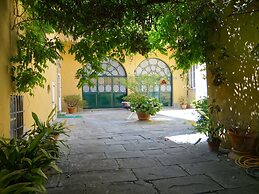 Pian dei Giullari Suite