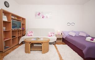 Studio apartment Tina