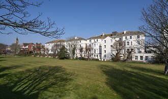 Arlo Apartments
