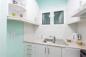 Athens Boutique Apartment  by Cloudkeys