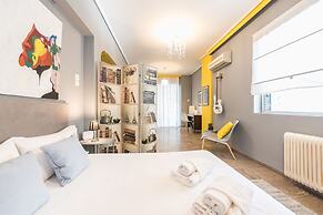 Stylish Apartment with Balcony  by Cloudkeys