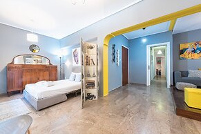 Stylish Apartment with Balcony  by Cloudkeys