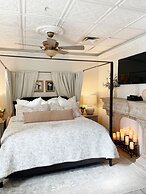 5th East Hall Bed & Breakfast