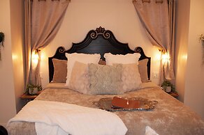 5th East Hall Bed & Breakfast