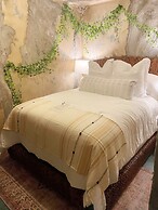 5th East Hall Bed & Breakfast