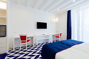 Maison Blu - Intimate GuestHouse
