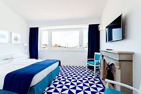 Maison Blu - Intimate GuestHouse