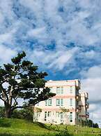 Full Moon Resort