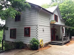 Captain Morley`s Mountain Inn