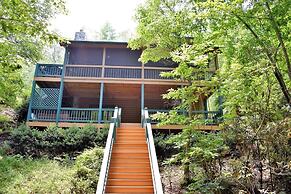 Lucilles Creekside Hideaway