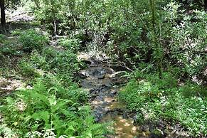 Lucilles Creekside Hideaway