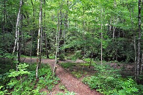 Lucilles Creekside Hideaway