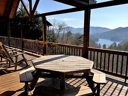 Light`s Mountain Lake Overlook