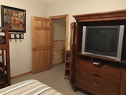 Light`s Mountain Lake Overlook