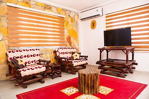 Maxwell Court Apartments