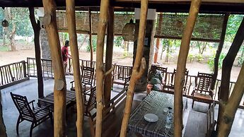 Jungle House Udawalawe Holiday Lodge