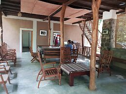 Jungle House Udawalawe Holiday Lodge