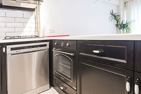 Spotless Flat in Central