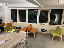 LIGHT INN - Hostel