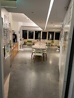 LIGHT INN - Hostel