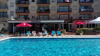 Payet Apartments 6-8 Personas