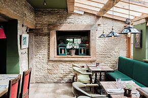 The Swan Inn