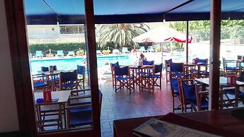 Payet Apartments 4-6 Personas