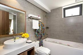Amunra Ocean Hotel