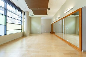 Convenient 2bdr 2BA Richmond Centre Condominium