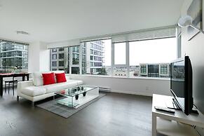 Convenient 2bdr 2BA Richmond Centre Condominium