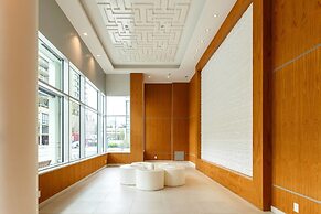 Convenient 2bdr 2BA Richmond Centre Condominium