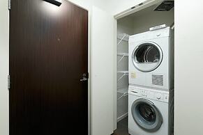 Convenient 2bdr 2BA Richmond Centre Condominium