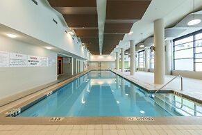 Convenient 2bdr 2BA Richmond Centre Condominium