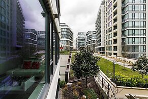 Convenient 2bdr 2BA Richmond Centre Condominium