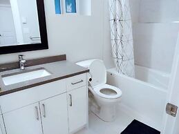 B - Sechelt Private Coastal Home