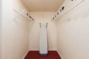 Airport Beautiful View 1 BDR Penthouse