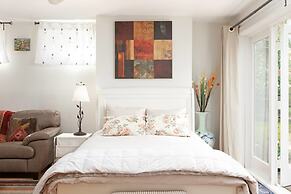 Private and Cozy Home in Kerrisdale