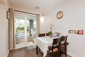 Private and Cozy Home in Kerrisdale