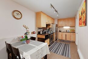 Private and Cozy Home in Kerrisdale