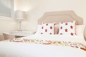 Cozy 3 Bedroom Suite near Queen Elizabeth Park
