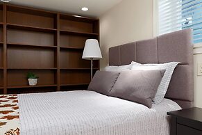 Cozy 3 Bedroom Suite near Queen Elizabeth Park