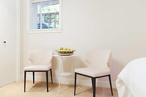 Cozy 3 Bedroom Suite near Queen Elizabeth Park