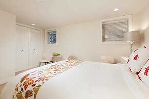 Cozy 3 Bedroom Suite near Queen Elizabeth Park